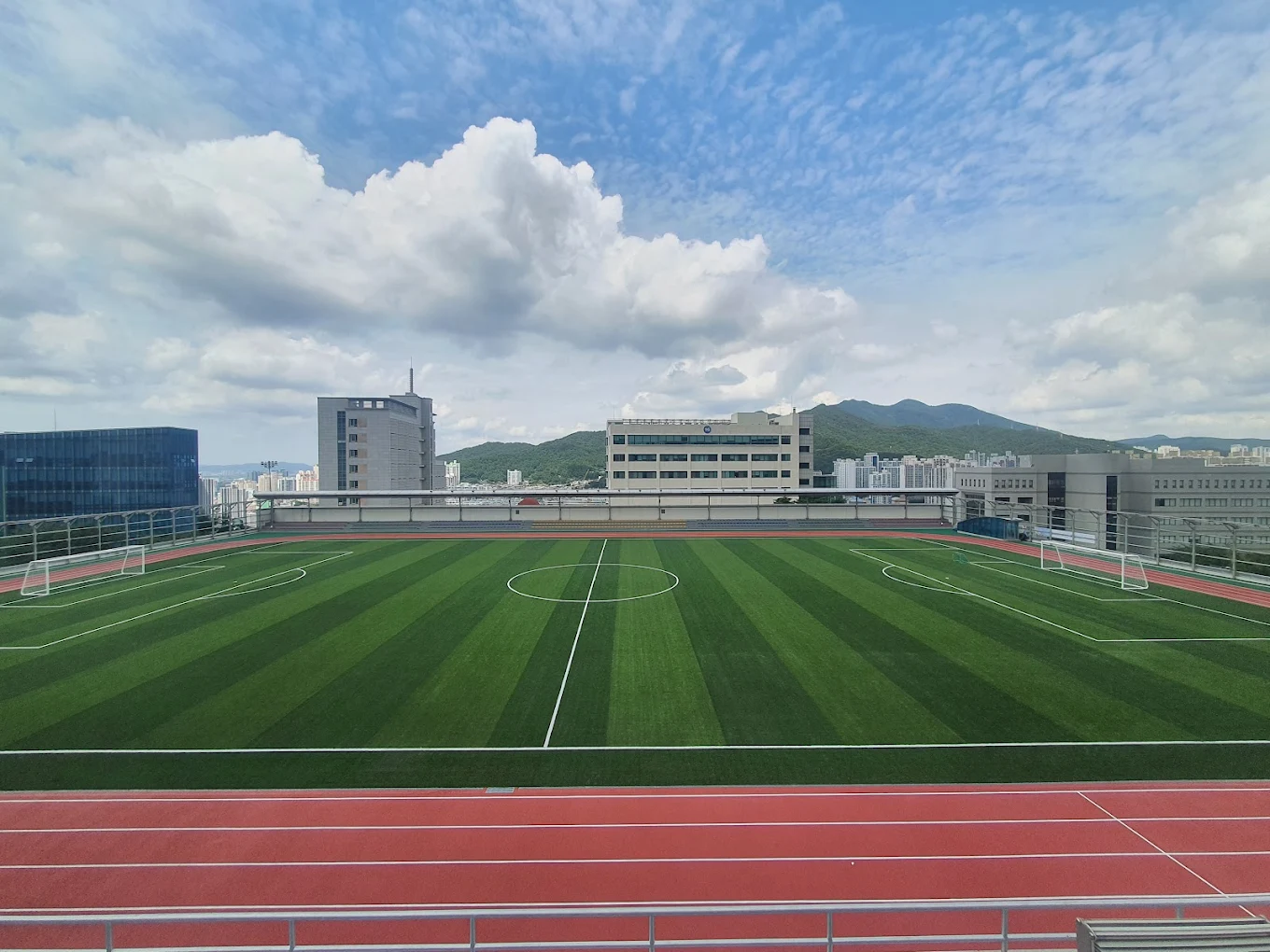 Chương trình du học Hàn Quốc tại Đại học Dongseo dành cho học sinh có GPA từ 7.0 với cơ hội học tập và làm thêm tại thành phố Busan hiện đại