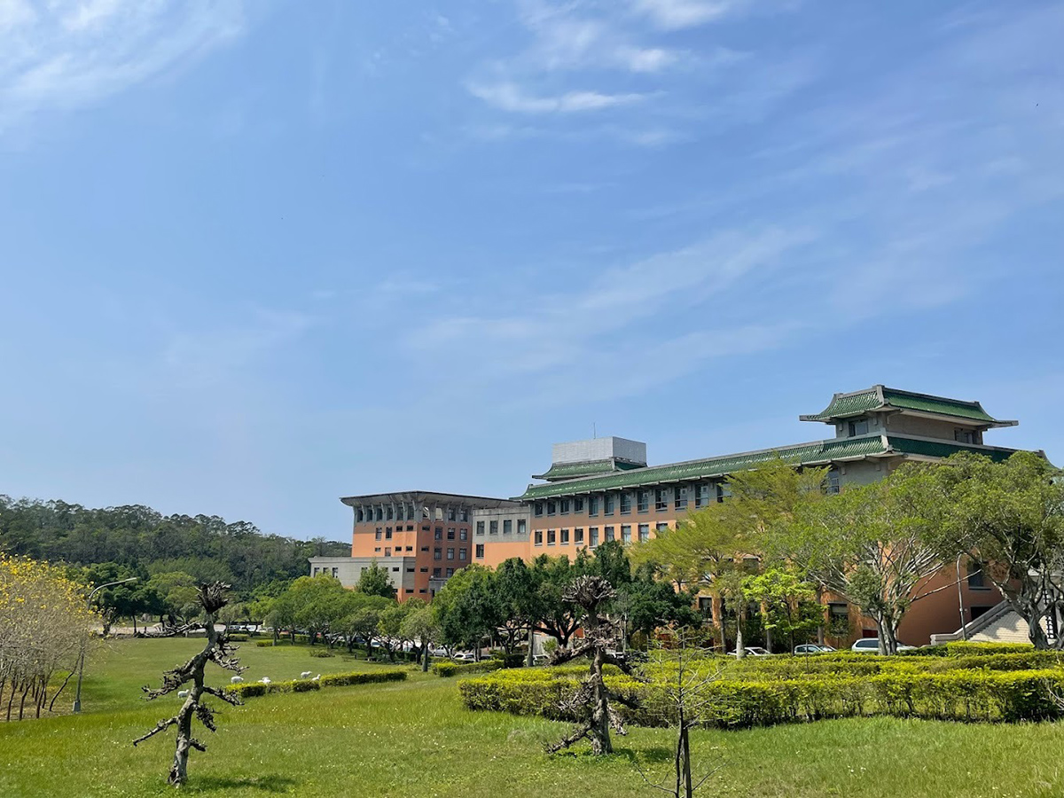 Thông tin tuyển sinh hệ 1+4 tại Đại học Khoa học Kỹ thuật Dục Đạt với học phí thấp, miễn ký túc xá học kỳ đầu và nhiều ngành học dễ xin việc cho sinh viên quốc tế